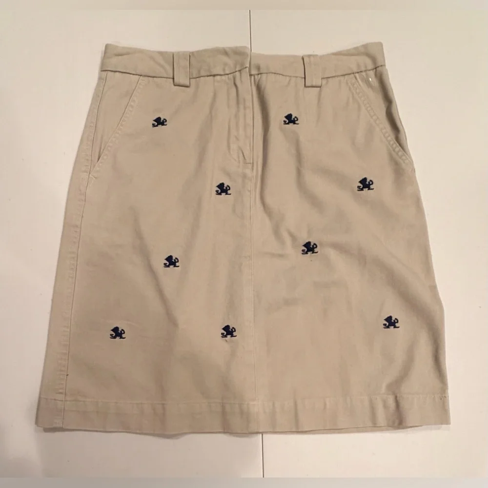 Campus Chinos | Notre Dame The Leprechaun mini-skirt. Size: 10